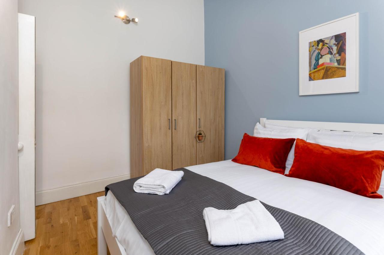 Air Host & Stay - Rockfield House - Sleeps 8 Ливерпуль Экстерьер фото