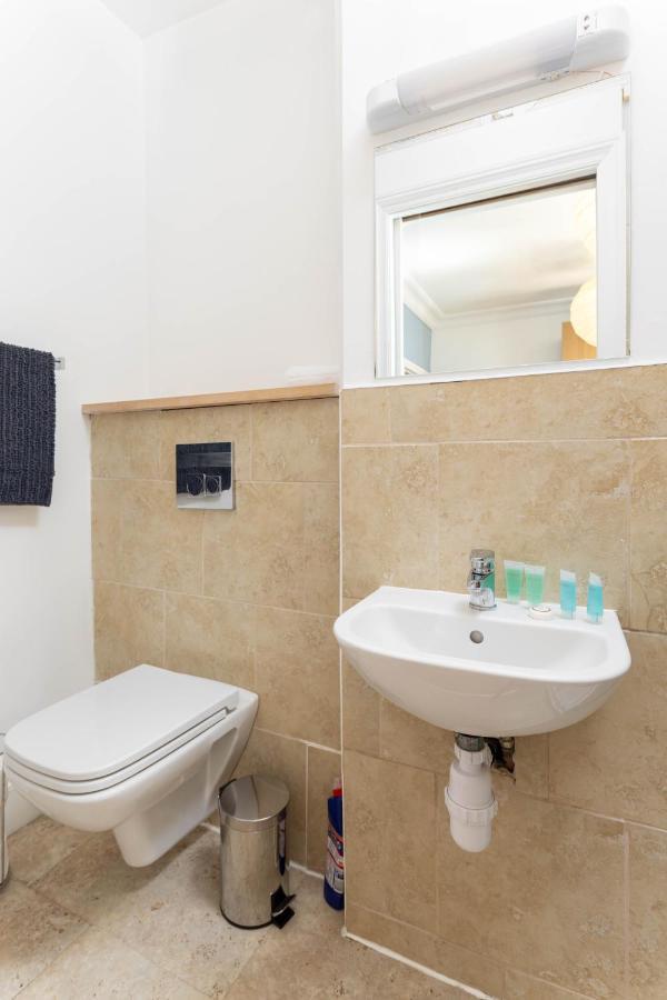 Air Host & Stay - Rockfield House - Sleeps 8 Ливерпуль Экстерьер фото