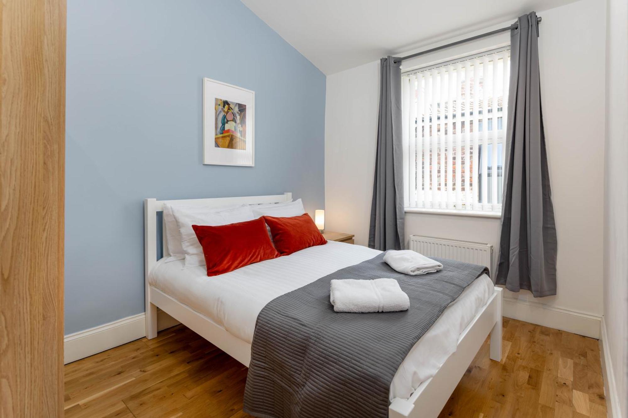 Air Host & Stay - Rockfield House - Sleeps 8 Ливерпуль Экстерьер фото