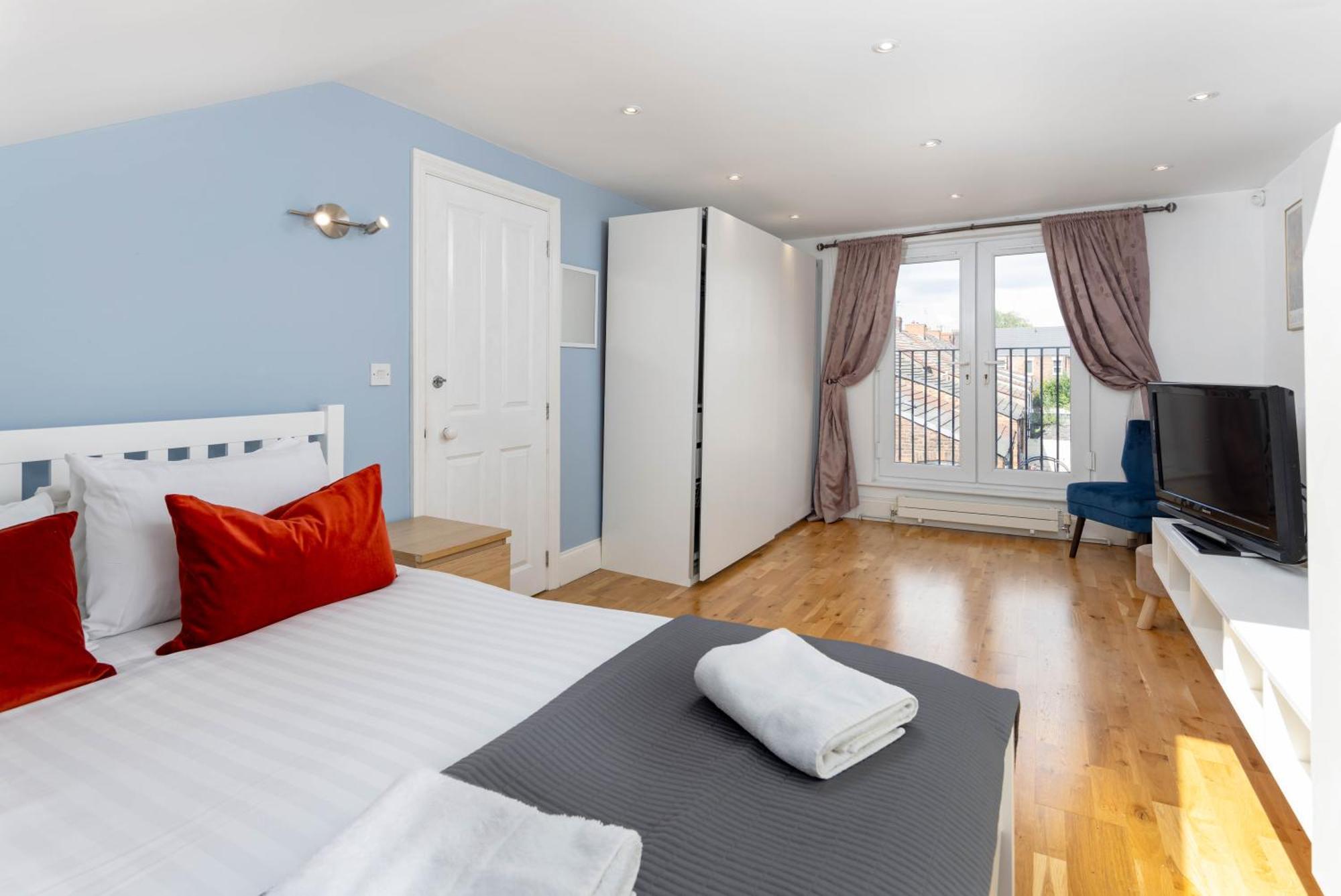 Air Host & Stay - Rockfield House - Sleeps 8 Ливерпуль Экстерьер фото