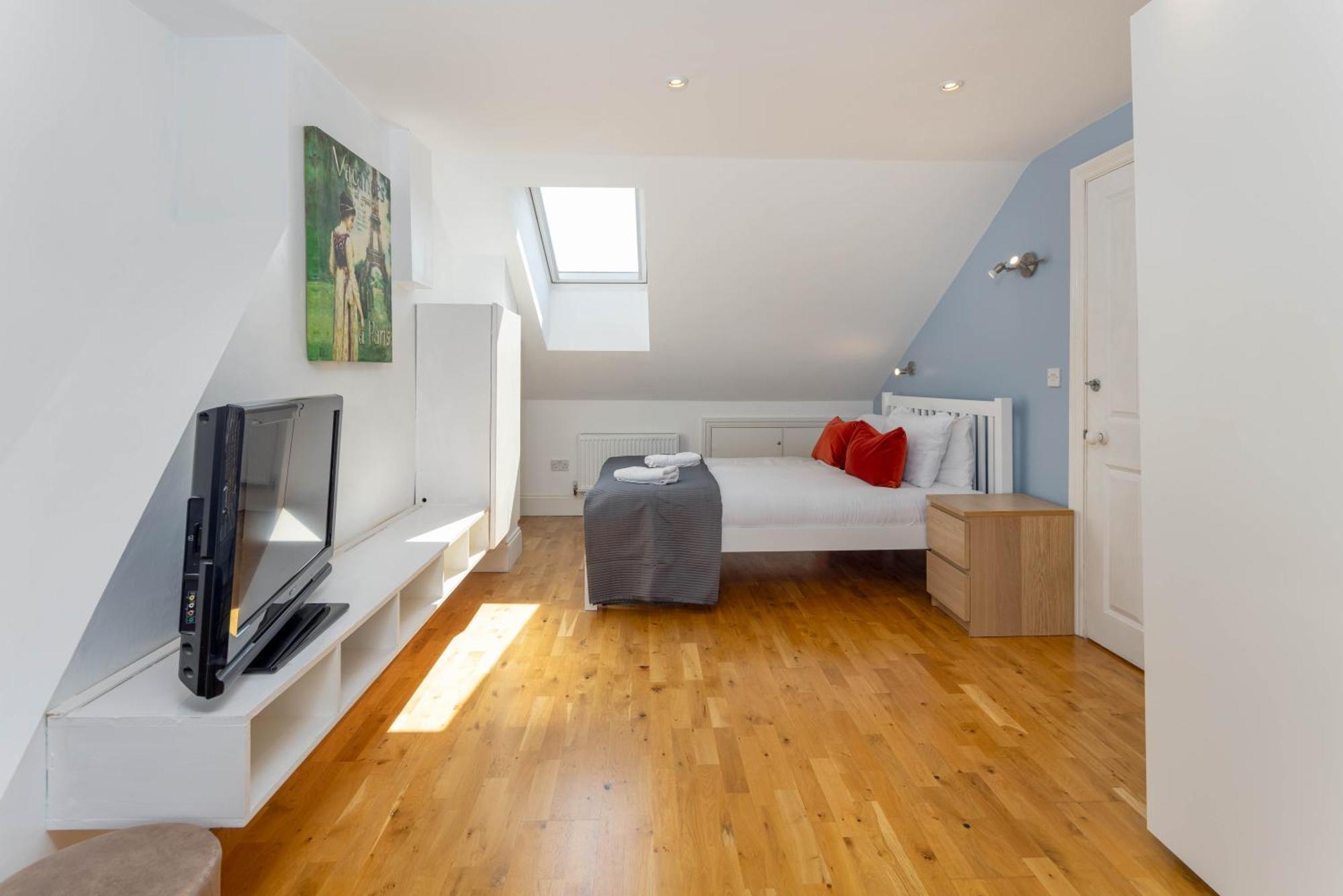 Air Host & Stay - Rockfield House - Sleeps 8 Ливерпуль Экстерьер фото